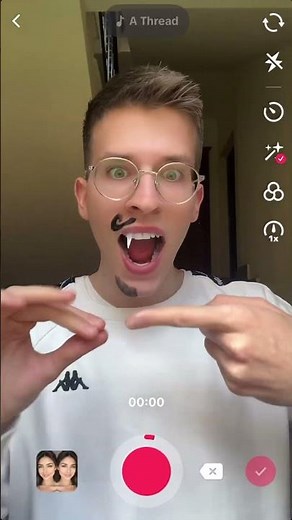 TUTORIAL Vampire finger👈🏼 #TREND 👀😂 #trend #magic #tutorial #backstage #creative #lol #shorts