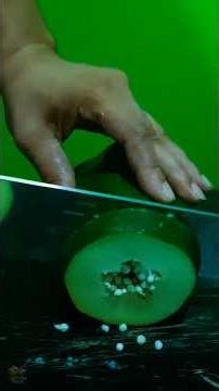 Papaya Cutting Tips: Simple Ways to Slice Into Creative Shapes #papaya #papayacutting #cuttingtrick