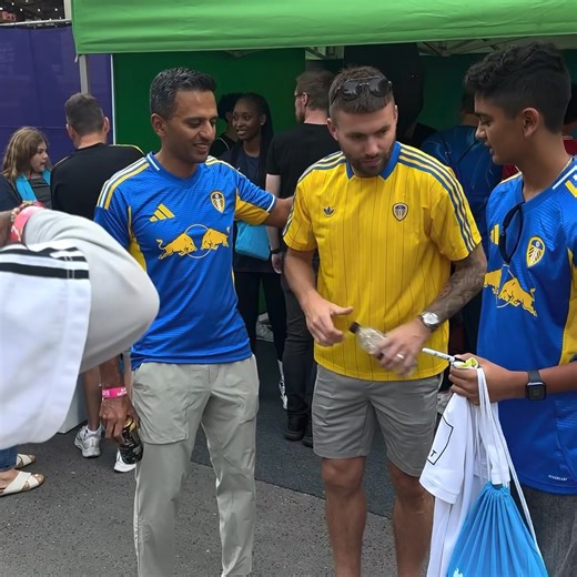 152K views · 2.9K reactions | 朗 Stuart Dallas at Premier League Mornings Live! | Leeds United | Facebook