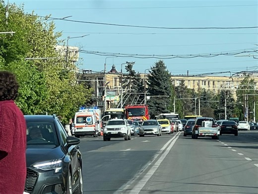 Accident în lanț, cu patru mașini, în centrul Ploieștiului [VIDEO] - Observatorul Prahovean