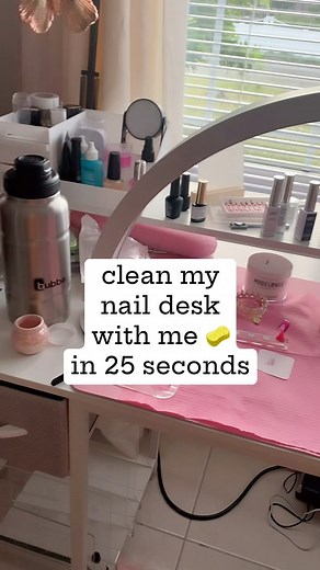 Don’t we love a clean and organized desk? 😍 My desk was a hot MESS after my recent exploit into modifying the paperclip to try my hand at the heart cat eye nail art 😂📎💖 while that was successful, my desk left much to be desired! I love a clean, neat workspace 🥰 I also love a good before and after 😃 I used @boulderclean’s disinfectant cleaner in the Fresh Lemon scent 🍋. It cleans, sanitizes and deodorizes. It’s also plant-based! 🌱 free from harsh chemicals, it can be used around kids and