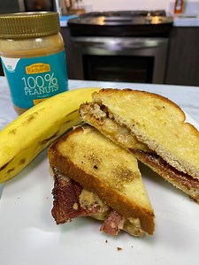 It's true, Elvis Presley created this peanut butter, banana, bacon sandwich!!!! 🍌🥓 | Definitely Not Gourmet