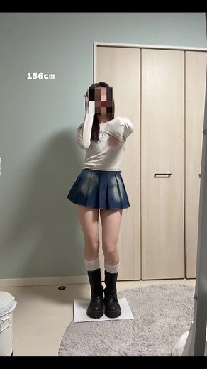 ミニスカートで魅せる韓国ファッションコーデ