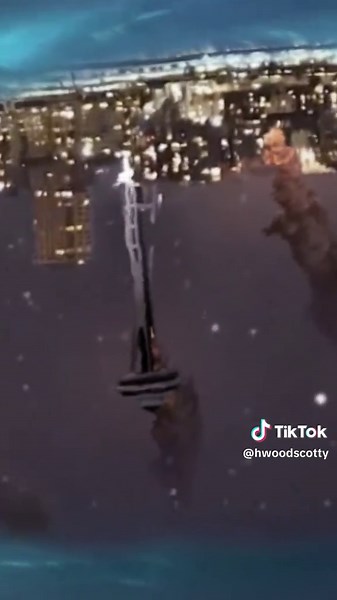 Exploring Portals Over Seattle: A Creepy Encounter