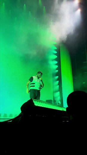 drake performing at OVO Fest 🦉 #rnb #rnbvibes #zivsoundz #drake #future #tems