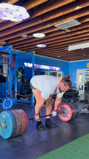 670lbs for 10, no belt. Not bad! Getting the rep engine firing up again! 💪 Need to get this back up to 800lbs raw, for the same count, to match my past self. All is going to plan. @barbellapparel code: Martins | Martins Licis