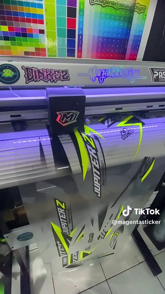 Custom Magenta Project Striping for Jupiter Z Burhan