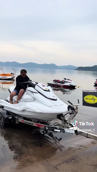 初着水！猪苗代湖でのジェットスキー体験