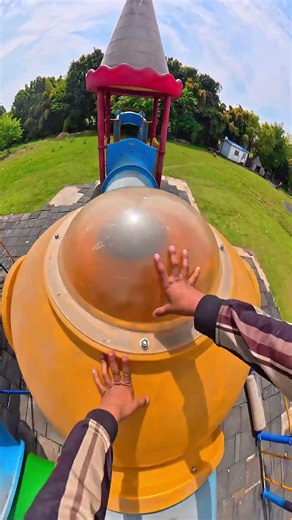 Bela ciao playground parkour speed run pov