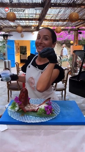 Kasian Banget..! Ikan Masih Hidup Disajikan! #ikizukuri #sashimi #shorts