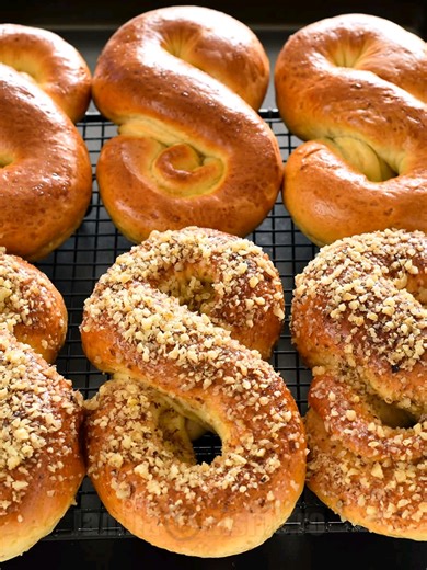 Mucenici Moldovenești Umpluți cu Nucă: Rețetă Delicioasă