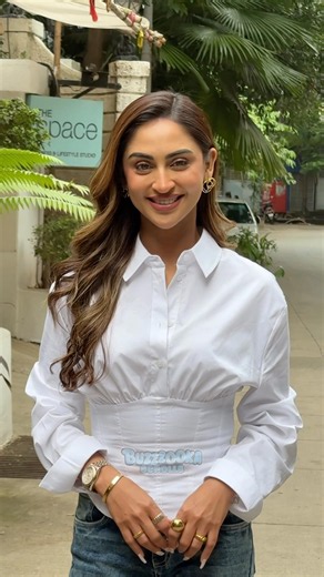 #krystledsouza snapped in juhu 🔥😍#buzzzookascrolls