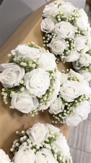Would you choose artificial for your bridal bouquet? 🤍🌿 White roses & gypsophila perfection ✨ #irenesflorist #weddingflowers #whiteroses