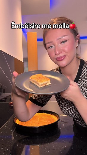 Ëmbëlsirë me Molla dhe Pastron - Receta e Shijshme