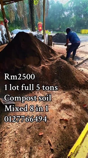 Mixed Soil means a combination of different types of soil and organic materials blended together to create the best growing medium for plants. 🌱 What is Mixed Soil? Mixed soil is specially prepared soil made by mixing several components to improve: Nutrients Drainage Water retention Root growth It is commonly used for vegetables, flowers, landscaping, and nursery plants. 🌿 Common Mixed Soil Ingredients Example of a good mixed soil formula: Black Soil (Tanah Hitam) – provides nutrients Topsoil 