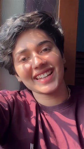 Comment main shayari complete karta hai ❤️ #ternding #smile #love