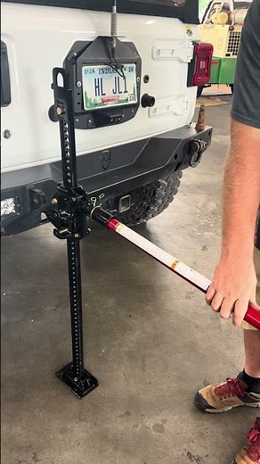 Hi-Lift® Jack - Simple and Safe Raising and Lowering (quick clip)
