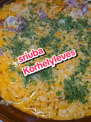 Soti, rūgštoka vengrų sriuba Korhelyleves Ingredientai (4 asm.) • alyvuogių aliejus kepimui, • 1 baltas svogūnas, • 1 didesnė morka, • 500 g. raugintų kopūstų, • 500 g. rūkytų kiaulės šonkaulių, • 1 v.š. saldžiosios paprikos miltelių, • 150 g. grietinės, • 200 g. aštresnės rūkytos ar vytintos dešros, • druskos ir pipirų pagal skonį, • kelių lauro lapelių, • 1 a.š. mairūno, • žiupsnelis kmynų. #relama #maxima #welldone @maxima.lt