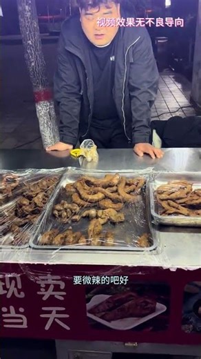 Haha a great way to attract customers by setting up a stall#Confusing behavior