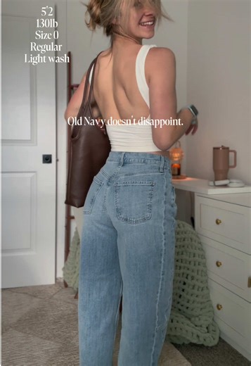 Best Barrel Jeans for Petite Figures: Fashion Tips