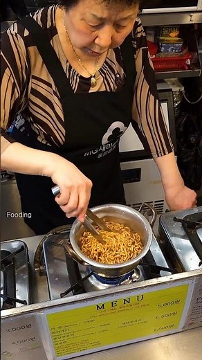 Gwangjang Market Alley Grandma's Chapagetti - Korean Street Food