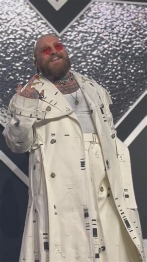 Nothing better than seeing Teddy Swims on the #VMAs red carpet before his Extended Play Stage performance tonight! | Video Music Awards