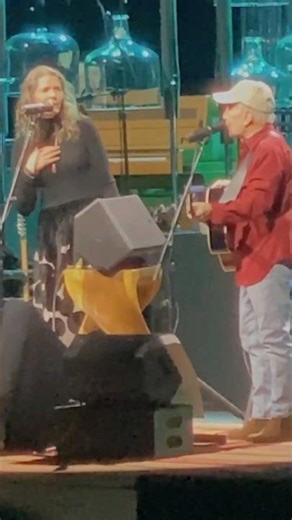 Under African Skies - Paul Simon live in Prague