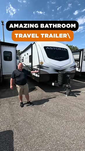 Couples RV with Huge Bathroom #camping #rv #couples #bigbathroom #mattsrvreviews