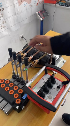 5.9K views · 27 reactions | 3-way wireless proportional remote controller, 5-lever wireless remote controller and 4-channel wireless remote control proportional valve, with good micro-motion, simple installation, waterproof and remote control distance of 500 meters. #crane #truck #cranetruck #fassi #unic #hiab #cranelife #cranes #effer #pm #xcmg #sany #zoomlion #palfinger | Wireless Remote Control of Crane -3 | Facebook