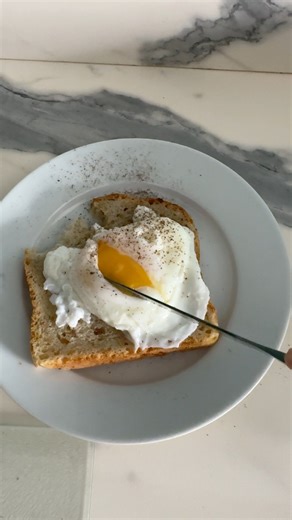 How to cook perfect poached eggs | Davis Family Cooks
