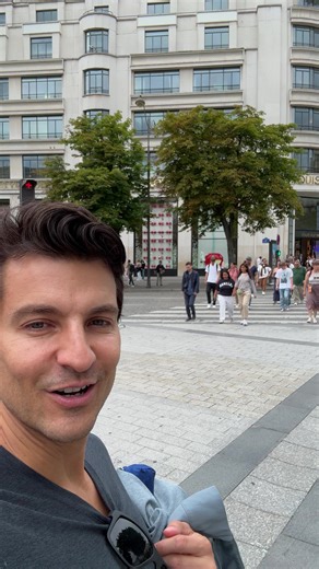 Come shop with me in Paris. #shopping #paris #jaysmooth #europe #tourist