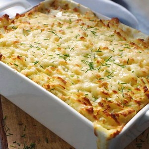 Did you know, this fish pie recipe won me £10k of kitchen appliances a few years back? Cooked up on stage, then judged by a live audience 😱 Proper hearty comfort food. My rich and creamy fish pie is always on our recipe rotation at home. 🐟🐟 Search for fish pie on the blog. Here's the url: https://www.kitchensanctuary.com/fish-pie/ 🐟 #fishpie #fish #prawns #cod #mashedpotatoes #comfortfood #winterfood 🐟 #kitchensanctuary #instafood #foodporn #thekitchn #f52grams #foodandwine @buzzfeedfood #b