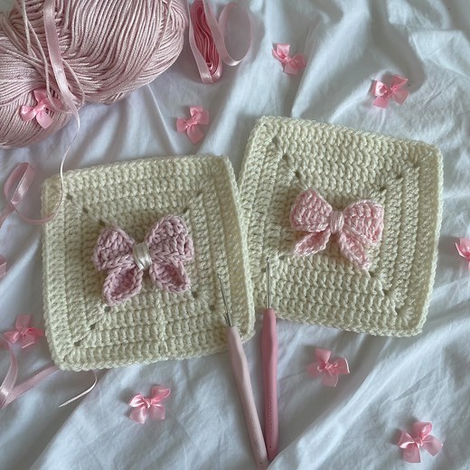 Mahum on Instagram: "bow granny square tutorial is on my yt! if you’re in your bow era like me, you can use these squares to make cushions, blankets, & other decor   #crochet #coquette #crocheter #crocheted #crocheting #crocheteveryday #crochetdesign #crochetinspiration"