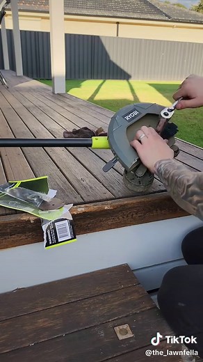 Quick and easy blade change on the Ryobi edger. Ready for creating cri...
