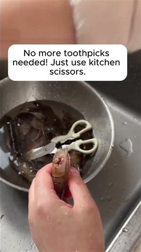 Life Hack: How to devein shrimp in seconds
