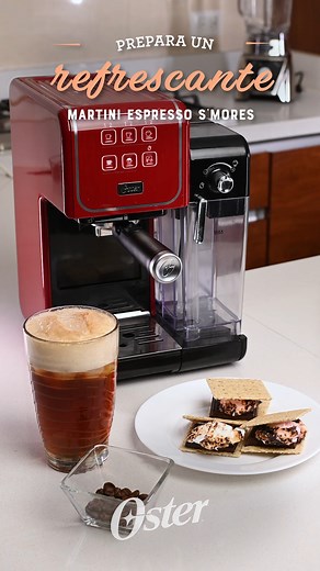 Descubre la NUEVA Cafetera Oster® PrimaLatte™ Touch. 😍 Sigue disfrutando los días de verano con bebidas frescas y deliciosas como esta receta especial que tenemos para ti.☀️Descubre cómo prepararla en minutos gracias a la tecnología exclusiva de Oster®. 😎 #Oster #OsterMéxico #NUEVACafetera #PrimaLatte #CoffeeLover #recetas | Oster