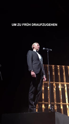 Live Performance with Max Raabe at Felix Kummer in Berlin's Wuhlheide