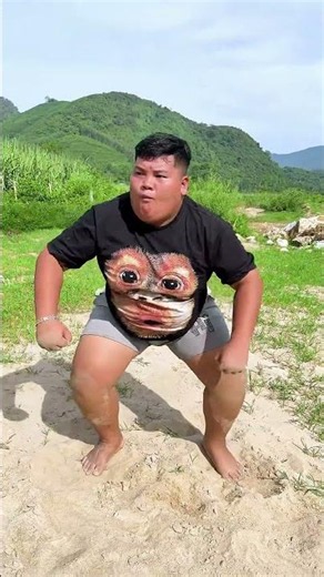 Does he look şike king kong 🤪