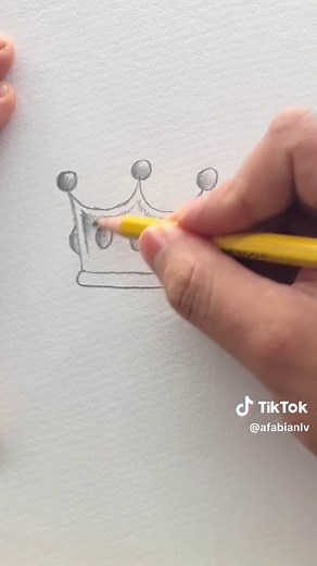 Simple Drawing Tutorial: How to Sketch a Crown