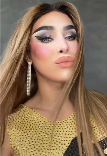 Layering Your Makeup like a Pro for Drag Performances