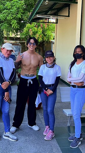 Japanese Prank Interviews in the Philippines