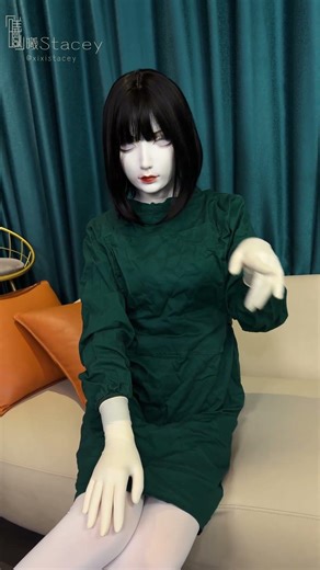 Surgical Gown × Delicate Mask | Even the Behind-the-Scenes Holds Power