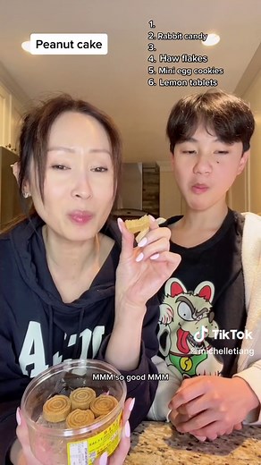 Review: Ranking Singapore Childhood Snacks | Taste Test