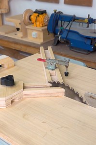 Impressive DIY Crosscut Sled For Table Saw | Woodworking Tools