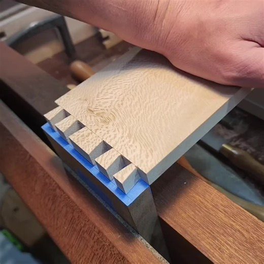 1 almost done, just gonna cut bottom to size ,cut groves ,and cut back back board so I can slide bottom in. #figuredwood #madeinamerica #clarowalnut #laplatamd #roubobench #moxonvise #legvise #maryland #fyp #woodworkingcommunity #consoletablebuild #woodworker #dovetailjoint #dovetaillayout #dovetails #figuredwalnut #sycamore #halfblinddovetails