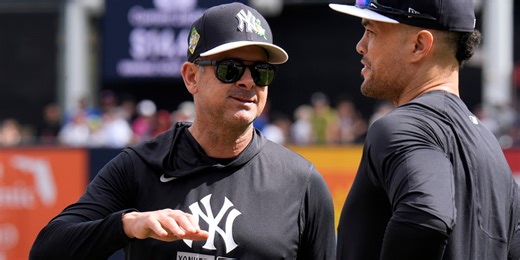 Arizona spring game Yanks' first since Mantle was 19, but it's nostalgic for Boone