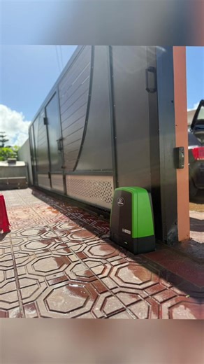 Motorise Your Gate with the Best – Choose CENTURION! Get a FREE quote or site survey today! Call or WhatsApp: 54891899🤩