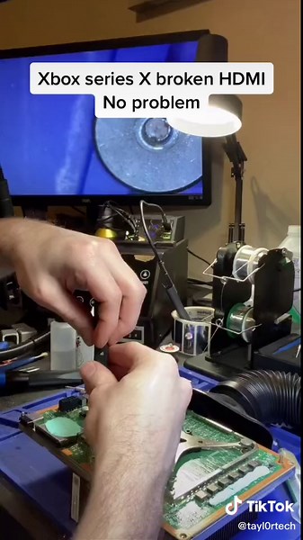 Xbox Series X with a broken HDMI port! Let’s fix it. #repair #tech #mi...