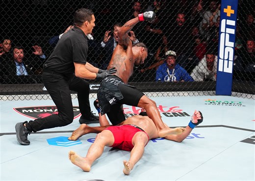 Once-undefeated UFC star suffers third straight KO in vicious UFC Tampa loss