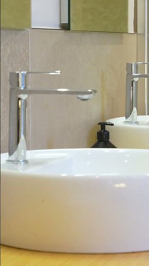 ANGEL Carrelages & Bains | Création salle de bain moderne avec baignoire ilot et douche italienne